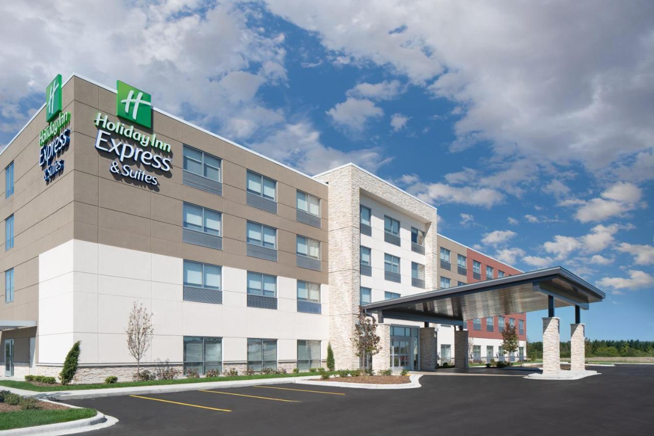 Holiday Inn Express & Suites - Elkhorn - Lake Geneva Area By Ihg Exteriör bild