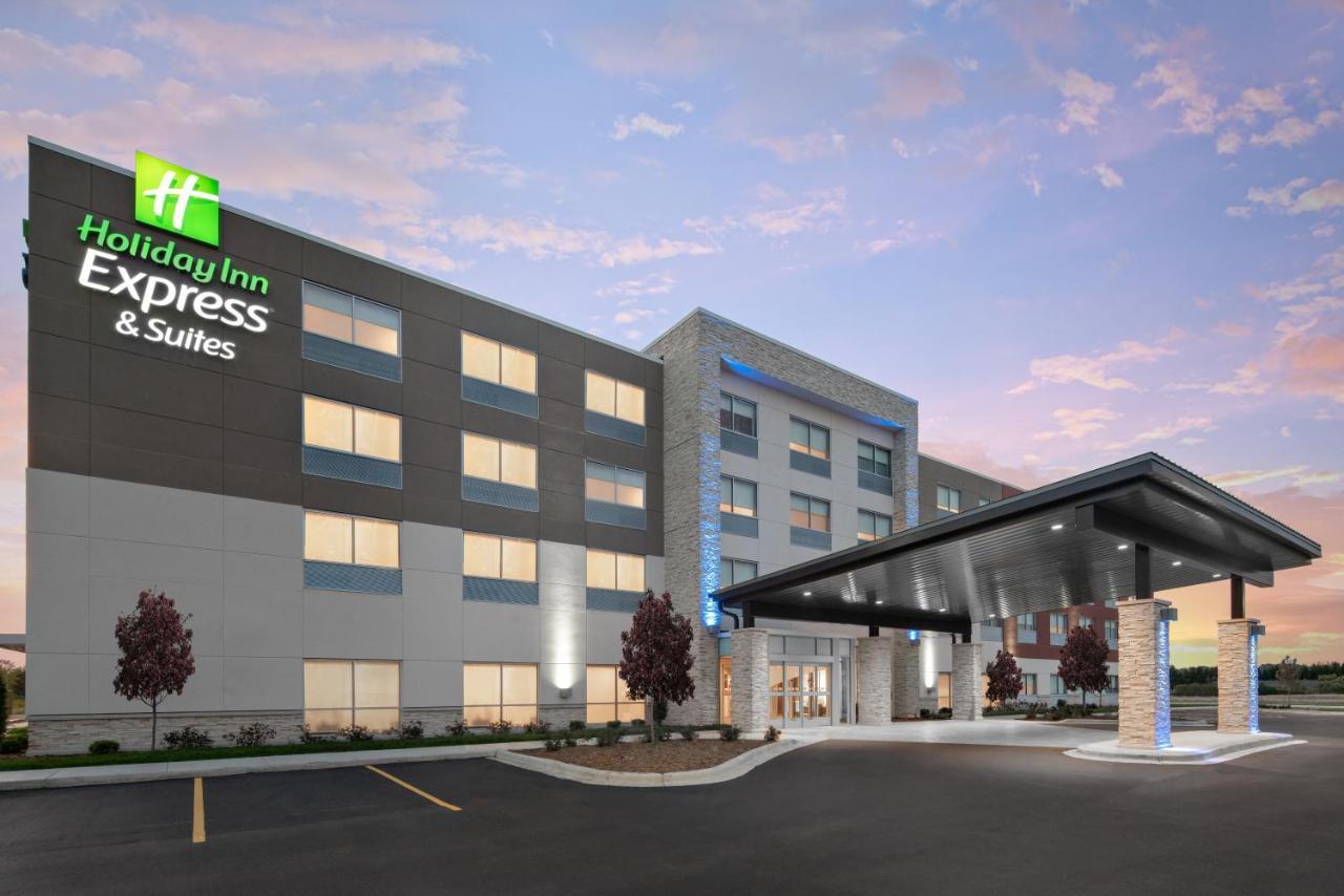 Holiday Inn Express & Suites - Elkhorn - Lake Geneva Area By Ihg Exteriör bild