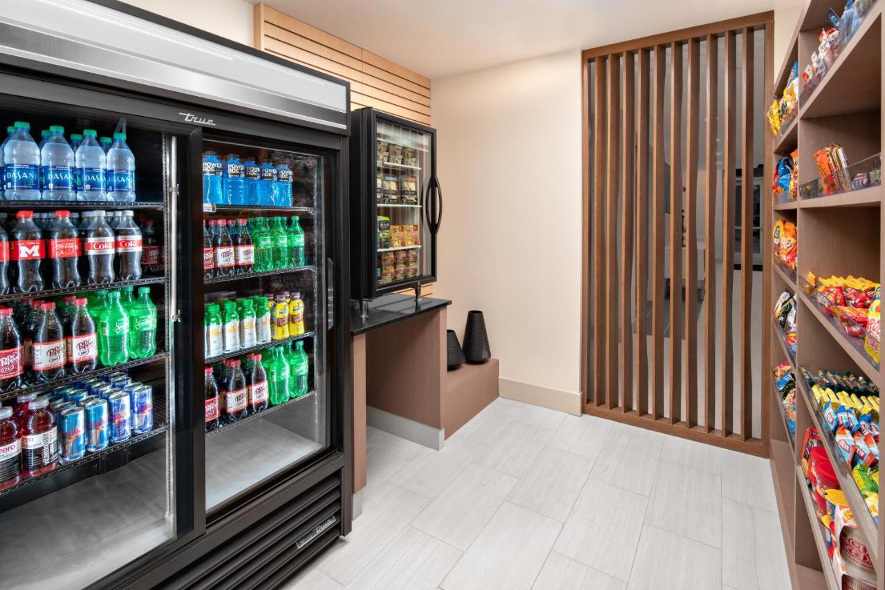 Holiday Inn Express & Suites - Elkhorn - Lake Geneva Area By Ihg Exteriör bild