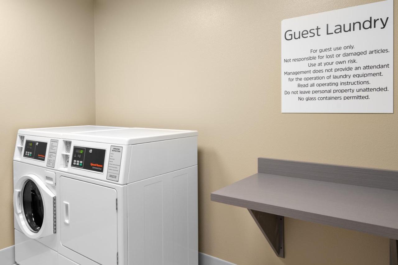Holiday Inn Express & Suites - Elkhorn - Lake Geneva Area By Ihg Exteriör bild